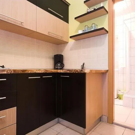 Lägenhet Modernes Mit Pool, Sauna Und Whirlpool Fur 4 Personen, Klimatisiert *